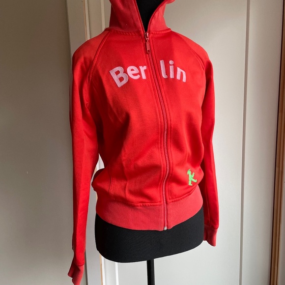 Iconic East. Berlin Track Jacket Ampelmann Orange with White Stripes - Picture 8 of 13